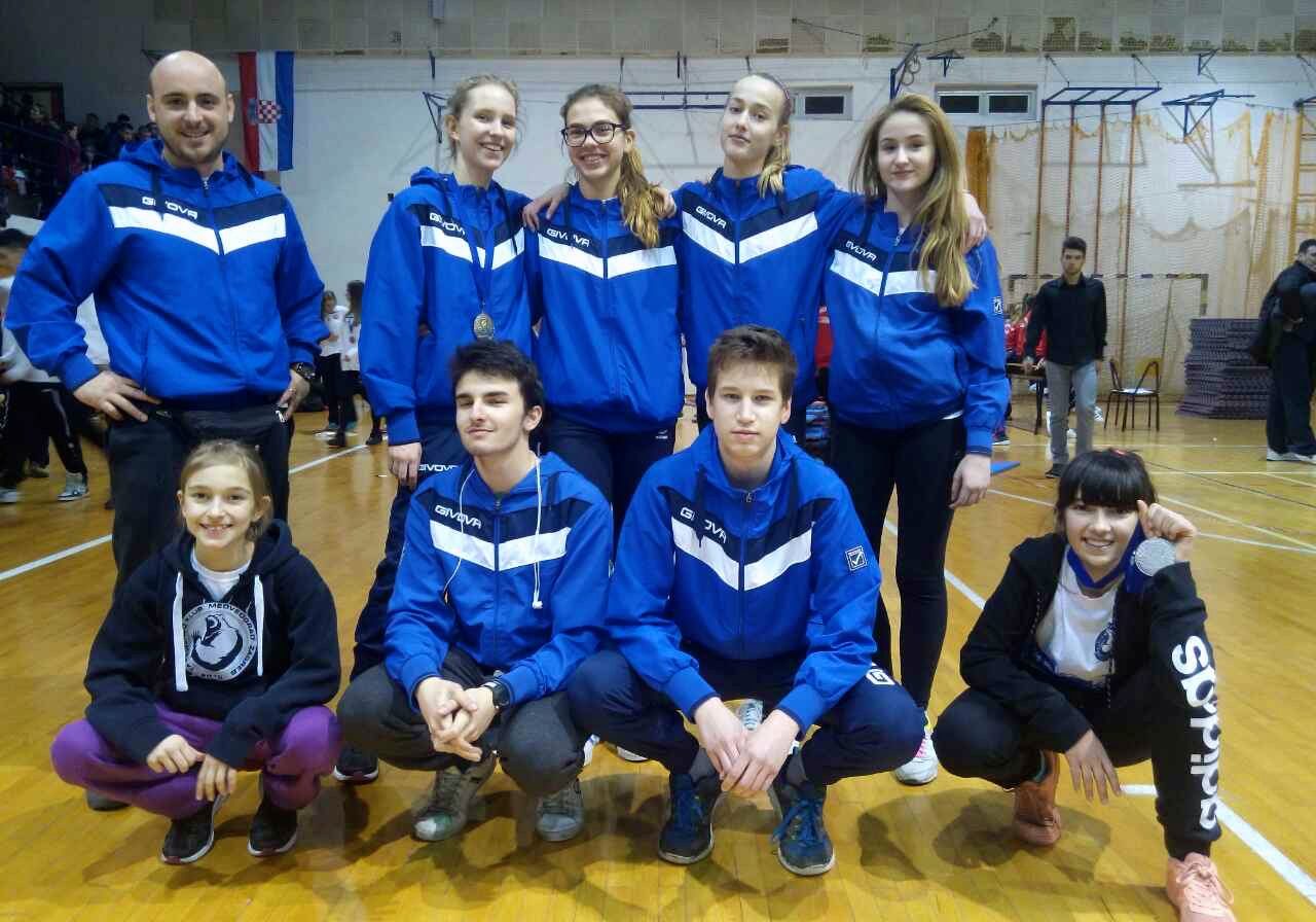 Knin1