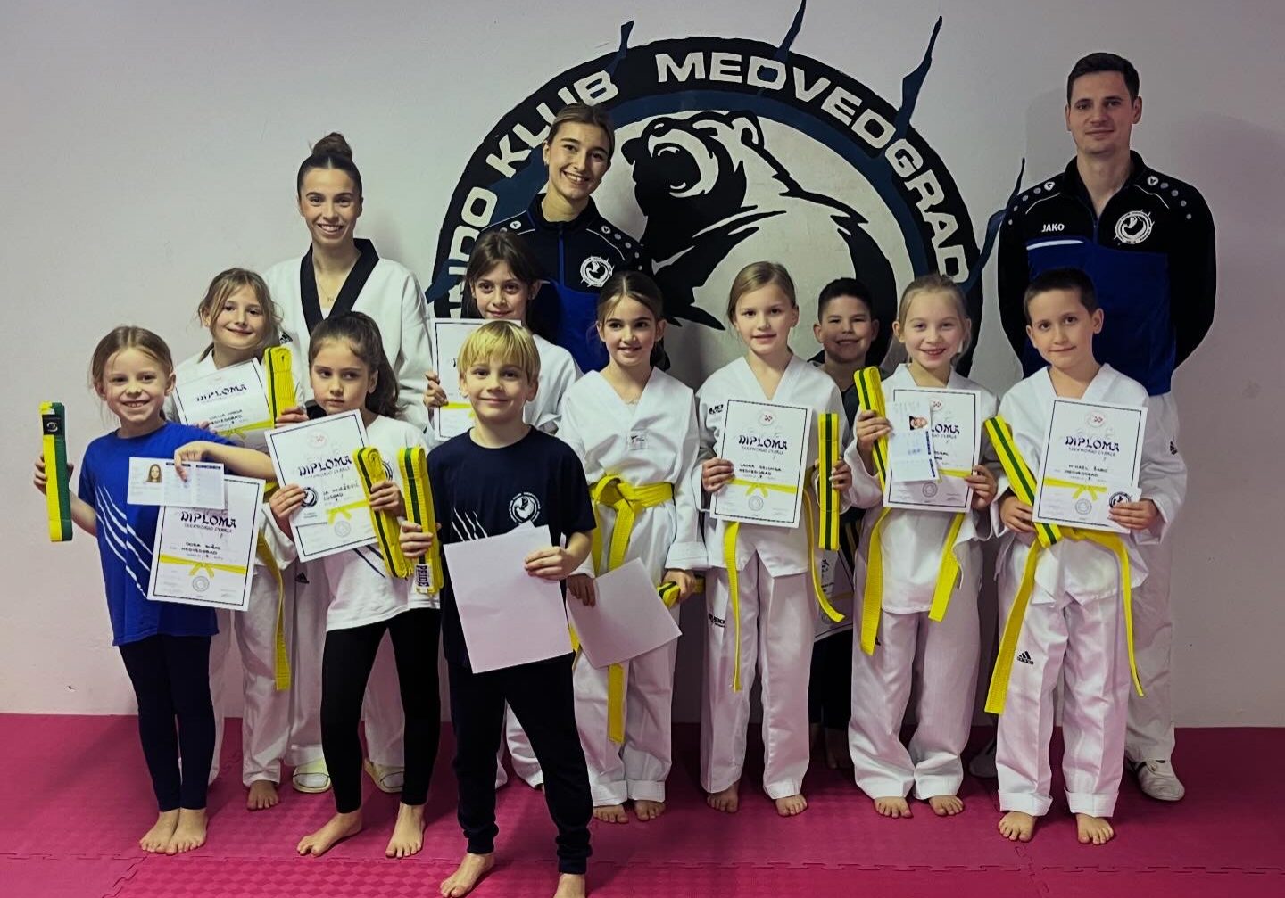 26B832B7-92B2-49B5-9E0A-9C75B07FD3E0